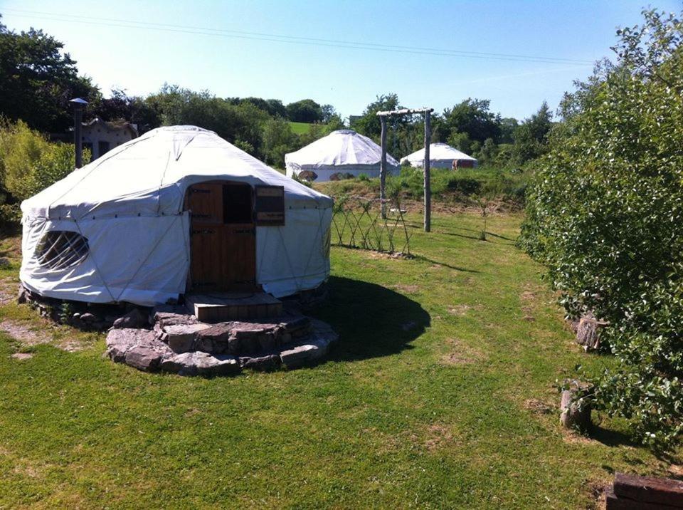 Отель Inch Hideaway Eco Camping Whitegate  Экстерьер фото